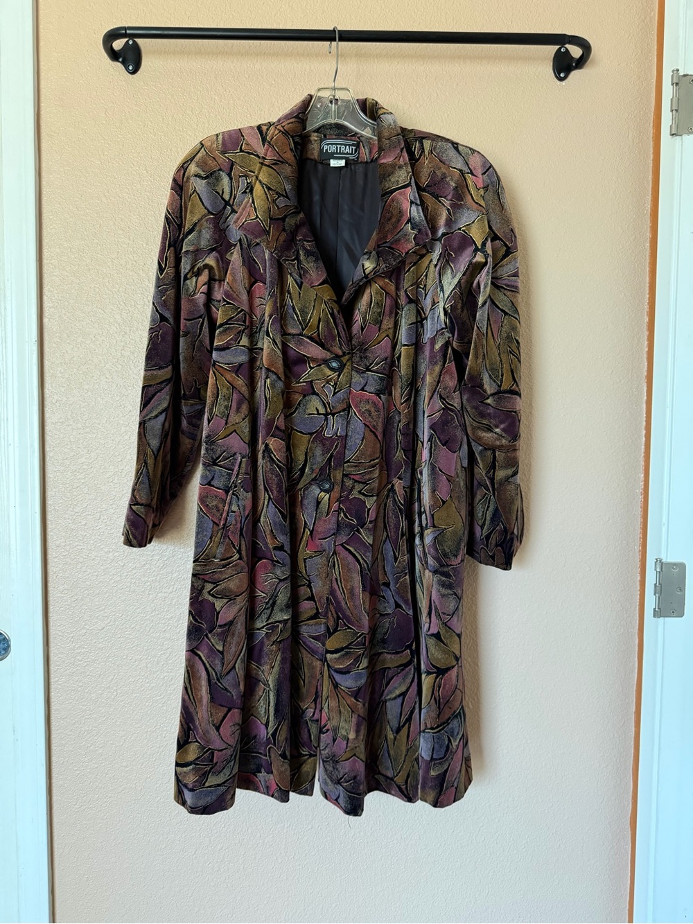 Vintage 80’s Portrait Velvet Swing Coat